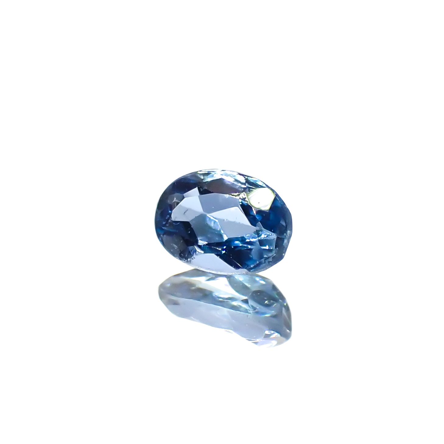 タトゥーアクアマリン ブラジル・ミナスジェライス州タトゥー鉱山産 0.14ct[240226065]4x2.7mm前後