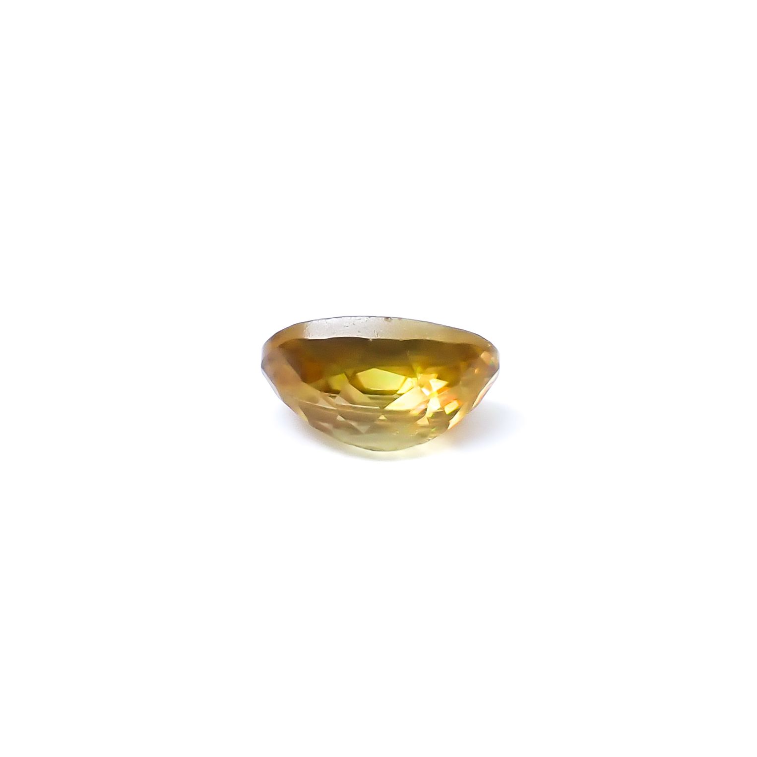 ゴールデンスフェーン(宝石名スフェーン)マダガスカル産 識別済 0.58ct / 6.1x3.9mm前後 [260632357]