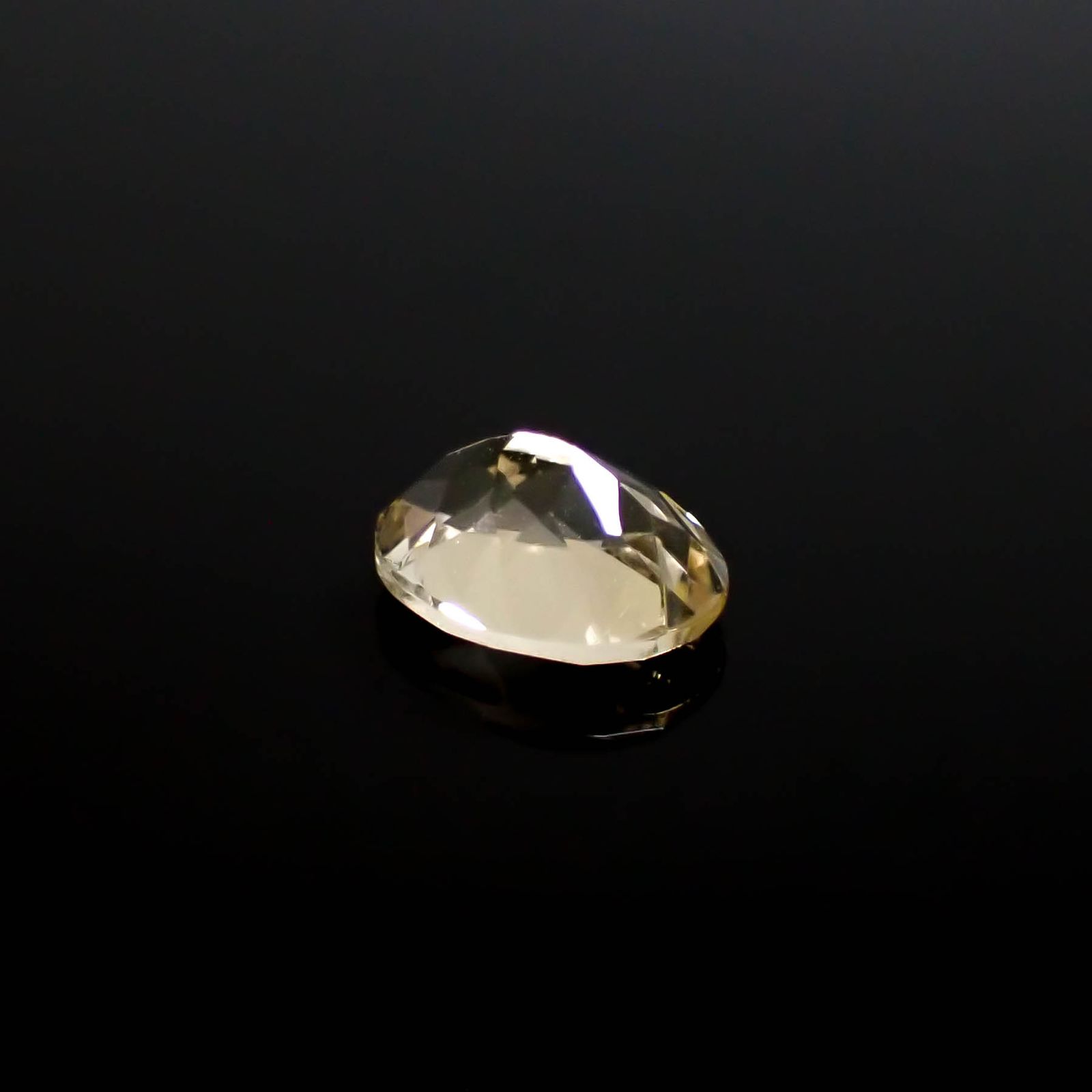 イエローベリル(宝石名イエロー・ベリル)ブラジル産 1.23ct 識別済[250329990]8.1x6.2mm前後