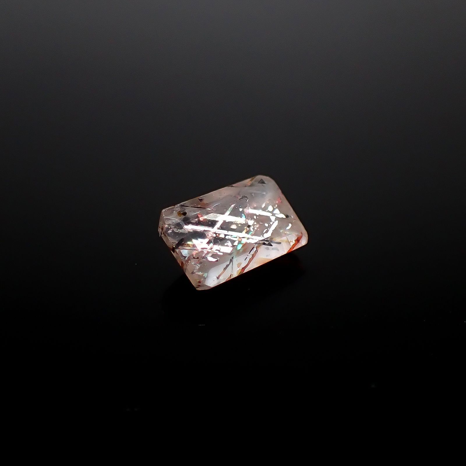 レインボーラティスサンストーン オーストラリア産 0.67ct [250229856]6.9x4.2mm前後