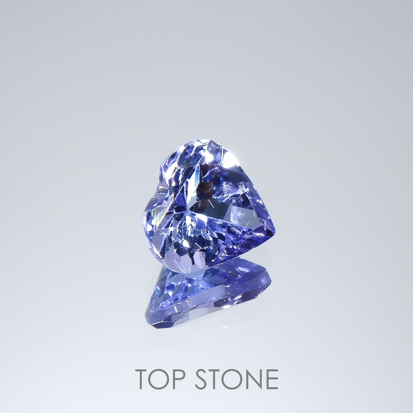 タンザナイト(宝石名タンザナイト)タンザニア産 0.53ct 識別済[220516050]5.2x5.2mm前後