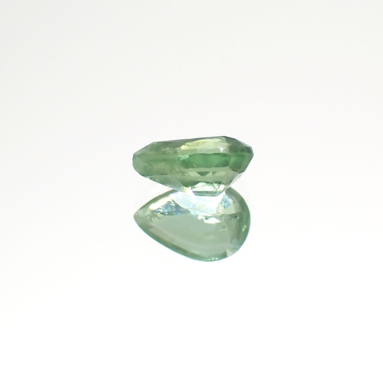 グリーンカイヤナイト タンザニア産 0.52ct[230220580]6x4mm前後