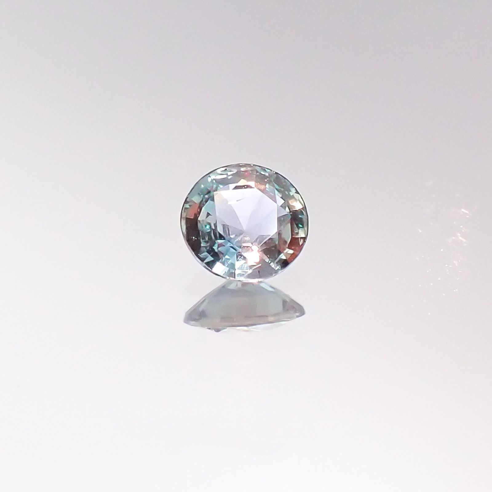 アレキサンドライト(宝石名アレキサンドライト) ブラジル産 0.14ct 識別済[20095544]3.5×3.4mm前後