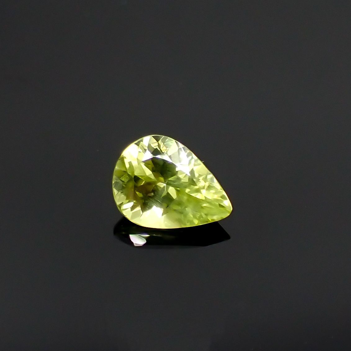 パロットクリソベリル(宝石名クリソベリル) インド産 0.81ct 識別済[210711521]7.1×5.2mm前後