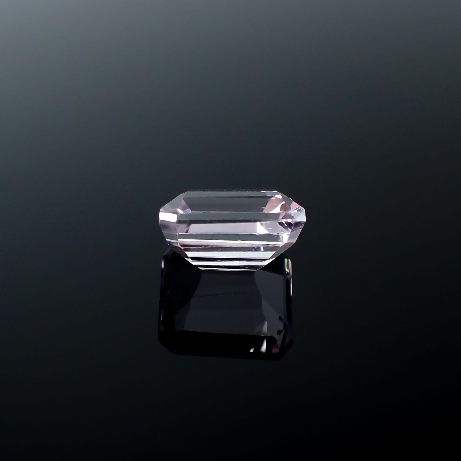 クンツァイト アフガニスタン産 4.06ct[231224711]9.2x8.4mm前後