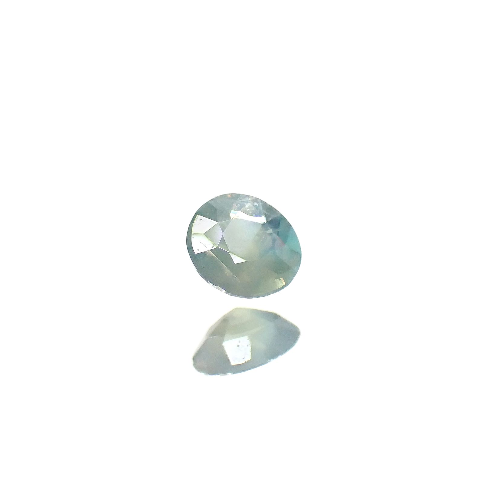 シルキーアレキサンドライト ブラジル産/EmeraldMains社製 0.054ct[240527610]2.4x2.4mm前後
