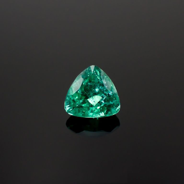 パライバトルマリン(宝石名トルマリン/別名パライバ・トルマリン)ブラジル・キントス鉱山産 0.468ct ソ付(宝貴協)[221018728]5x4.9mm前後