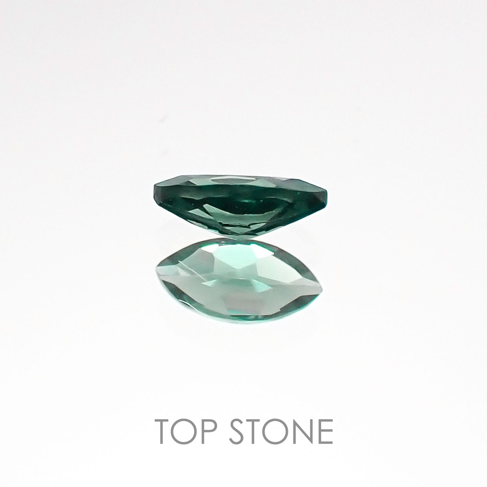 カラーチェンジガーネット(アレキタイプ) マダガスカル・ベキリー産 ルース 0.094ct[20106590]4.1×2.1mm前後