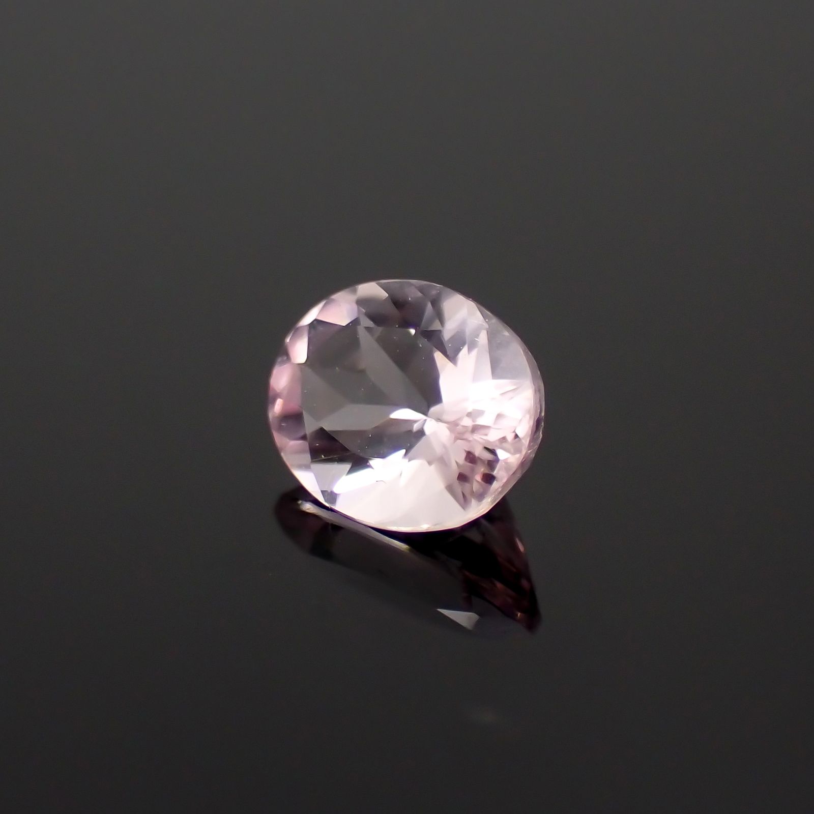 モルガナイト モザンビーク産 0.31ct[230923352]5.2x4mm前後
