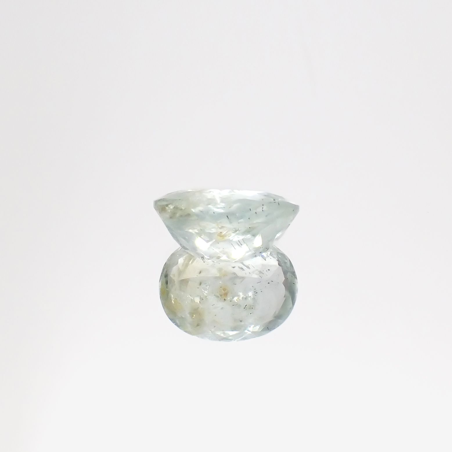 オーロラアクアマリン ブラジル産 6.73ct[231224674]14.3x11.3mm前後