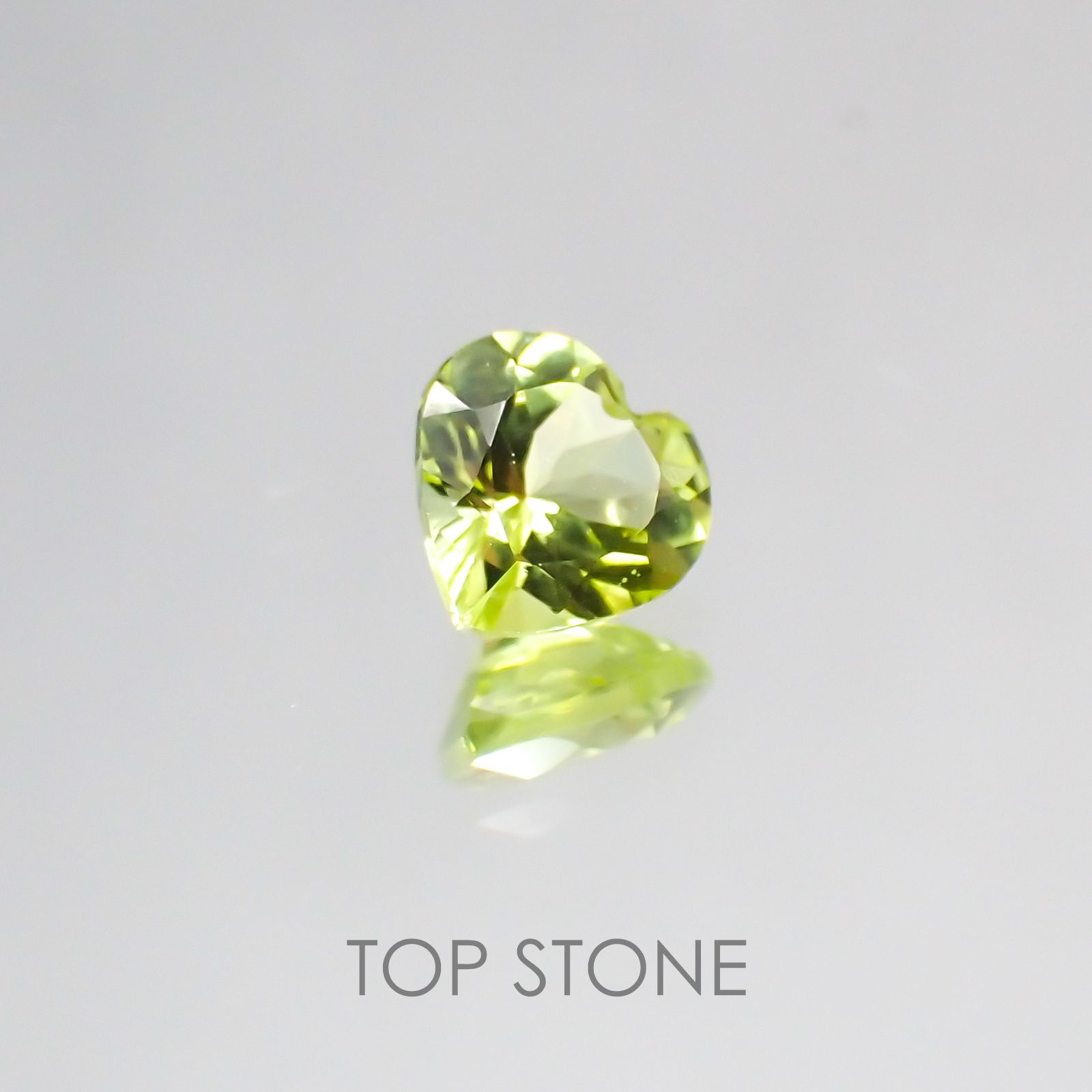 パロットクリソベリル インド産 ルース 0.34ct[20128562]4.2×4.3mm前後
