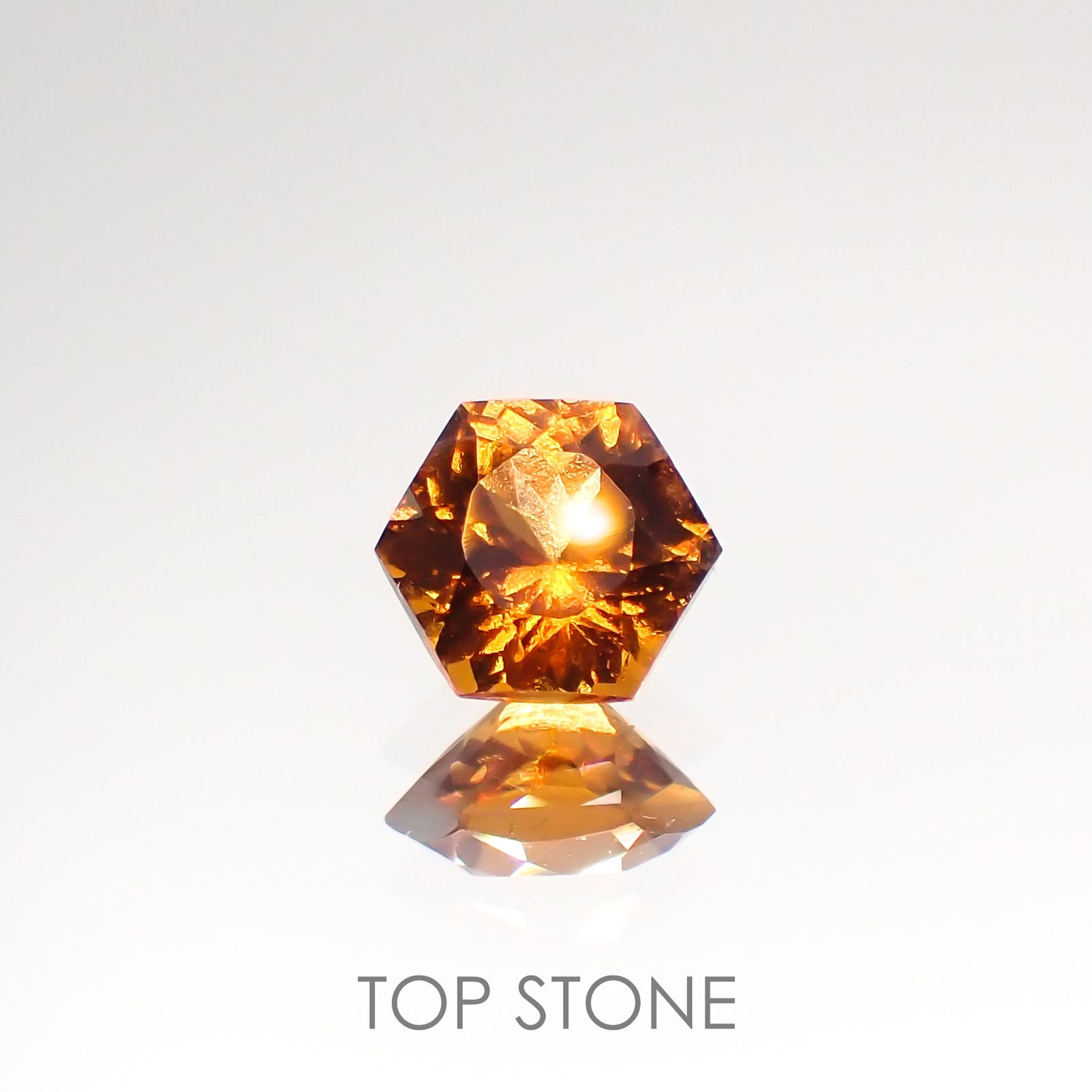 ◇ヘキサゴンカット◇ヘソナイトガーネット(宝石名ガーネット) スリランカ産 1.01ct 識別済[210812685]5.5×5.4mm前後