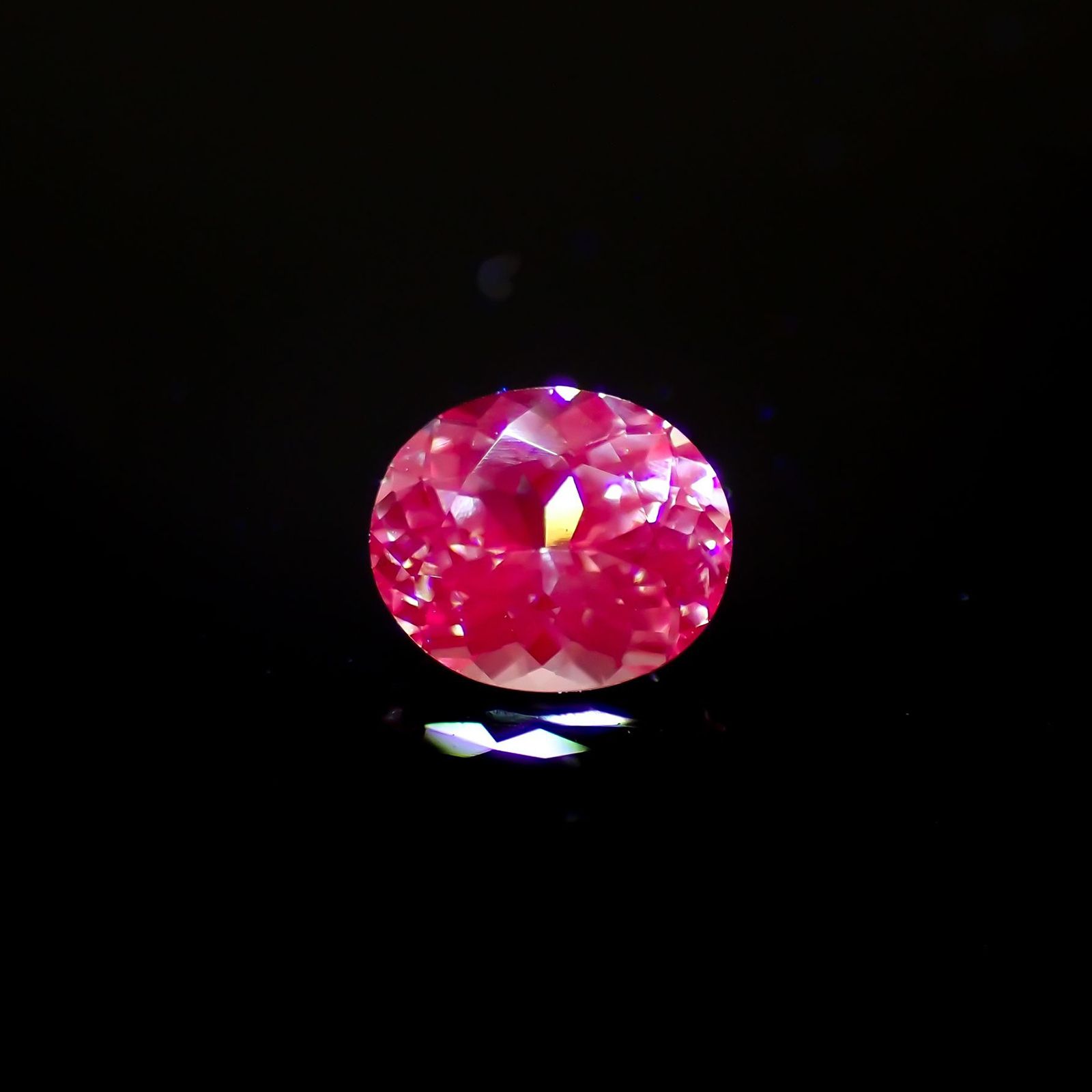 ラベンダーサファイア(宝石名サファイア)スリランカ/マダガスカル産 0.58ct 識別済[250817483]5.5x4.7mm前後