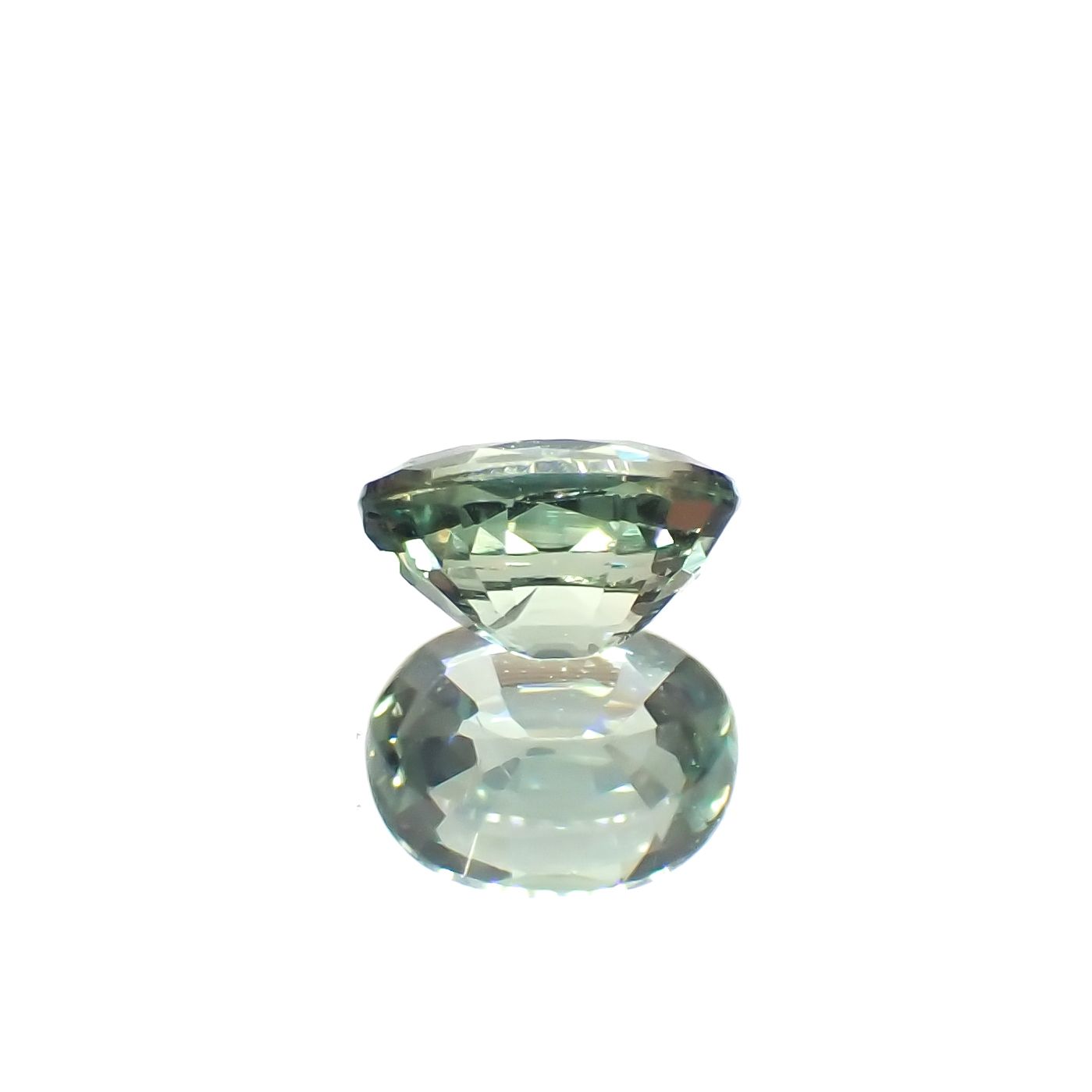 アレキサンドライト(宝石名アレキサンドライト)マダガスカル産 0.28ct 識別済[230522051]4.3x3.3mm前後