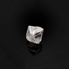 ソーヤブルダイヤモンド 原石(成長丘あり/Growth Hillock) 0.081ct [230923442]2.5x2.4mm前後