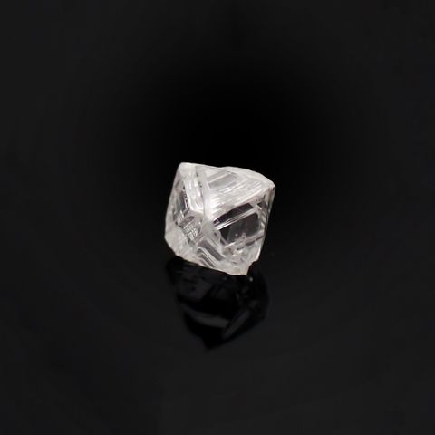 ソーヤブルダイヤモンド 原石(成長丘あり/Growth Hillock) 0.081ct [230923442]2.5x2.4mm前後