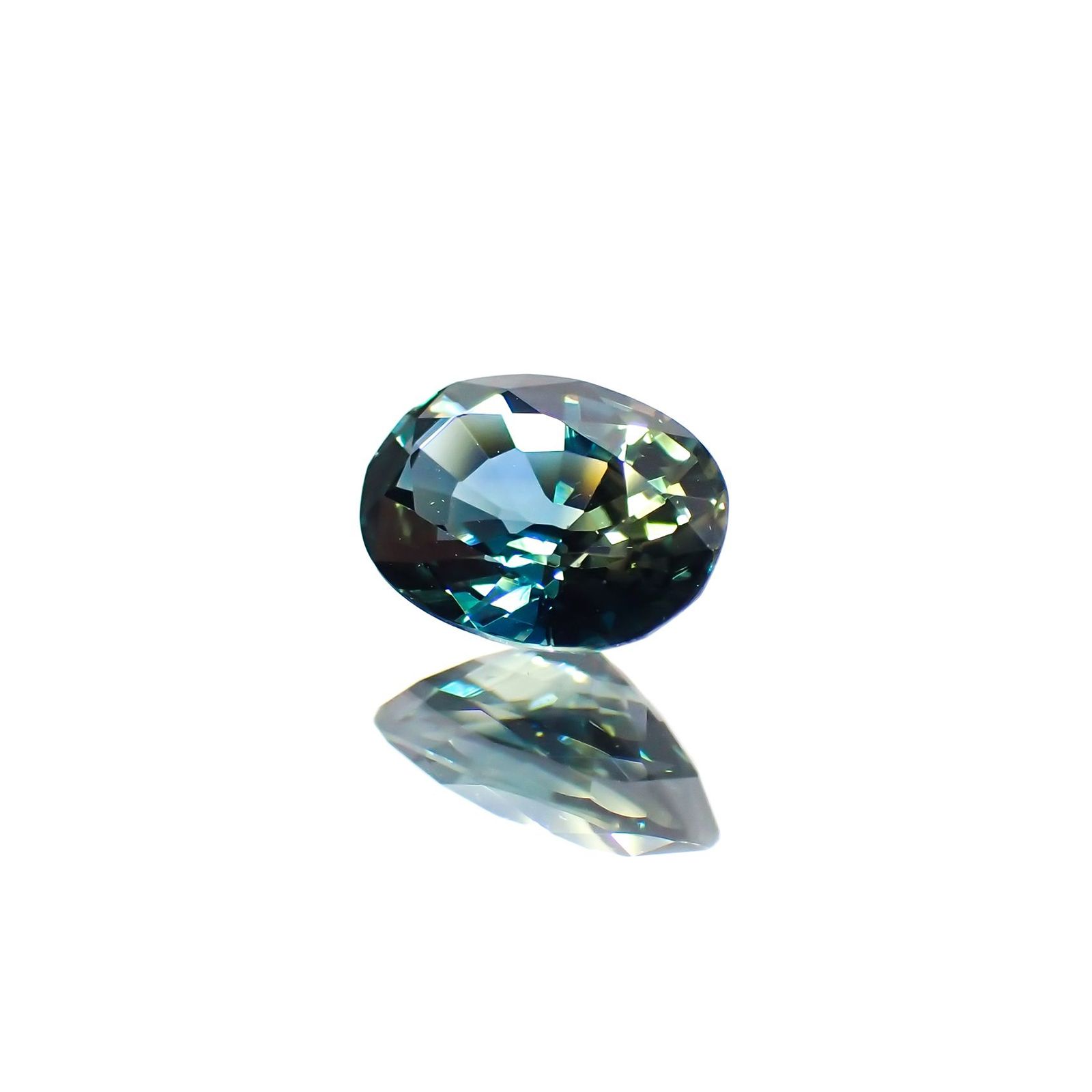 バイカラーサファイア(宝石名バイカラー・サファイア)マダガスカル/オーストラリア産 識別済 1.00ct / 6.9x4.9mm前後 [220114083]