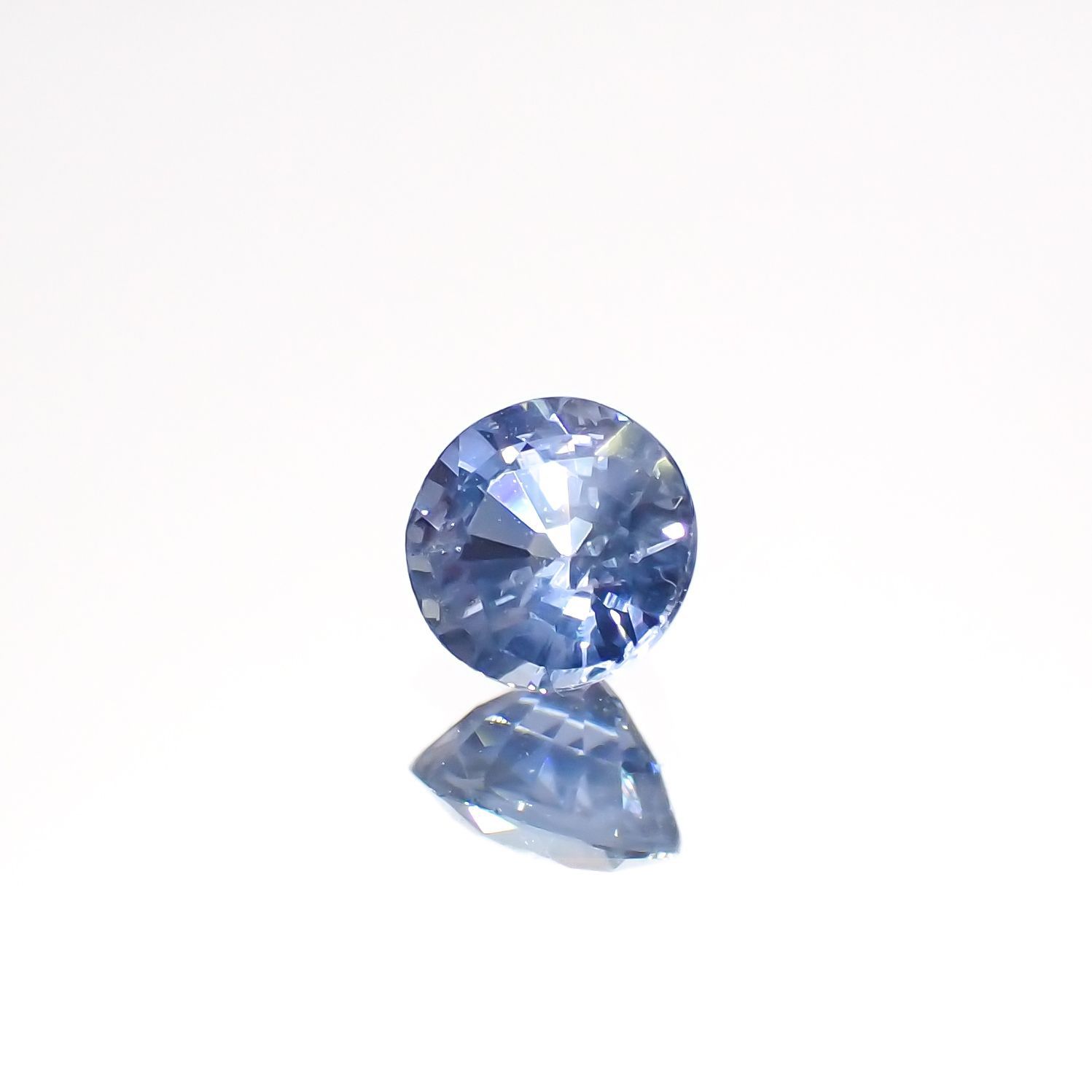 アイスブルーサファイア(宝石名サファイア)スリランカ/マダガスカル産 0.45ct 識別済[220515969]4.4x4.4mm前後