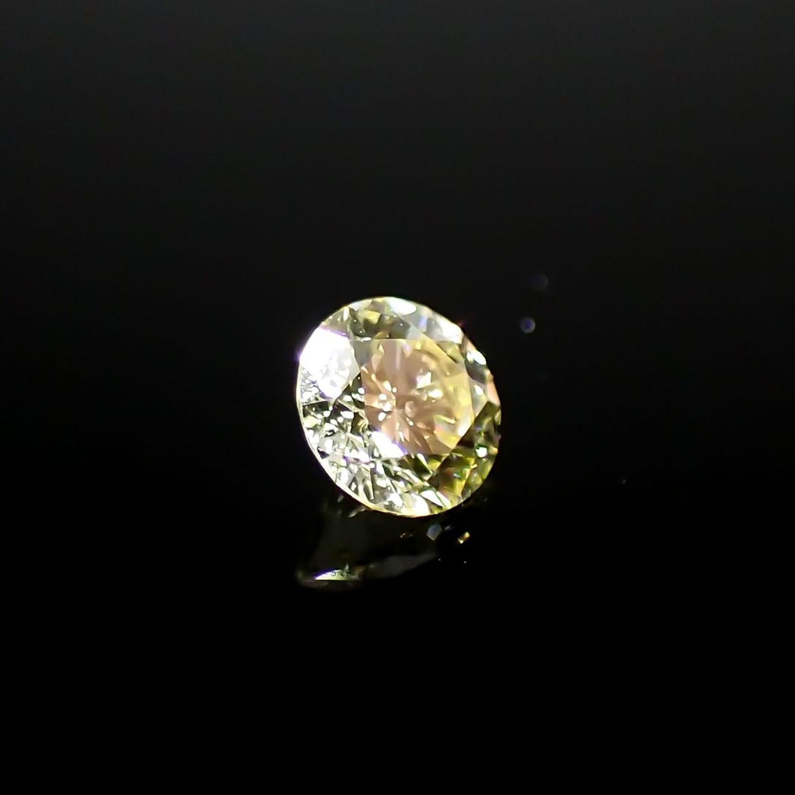 ライトイエローダイヤモンド TTLC |  I  0.098ct / 2.9x2.9mm前後 [260626881]