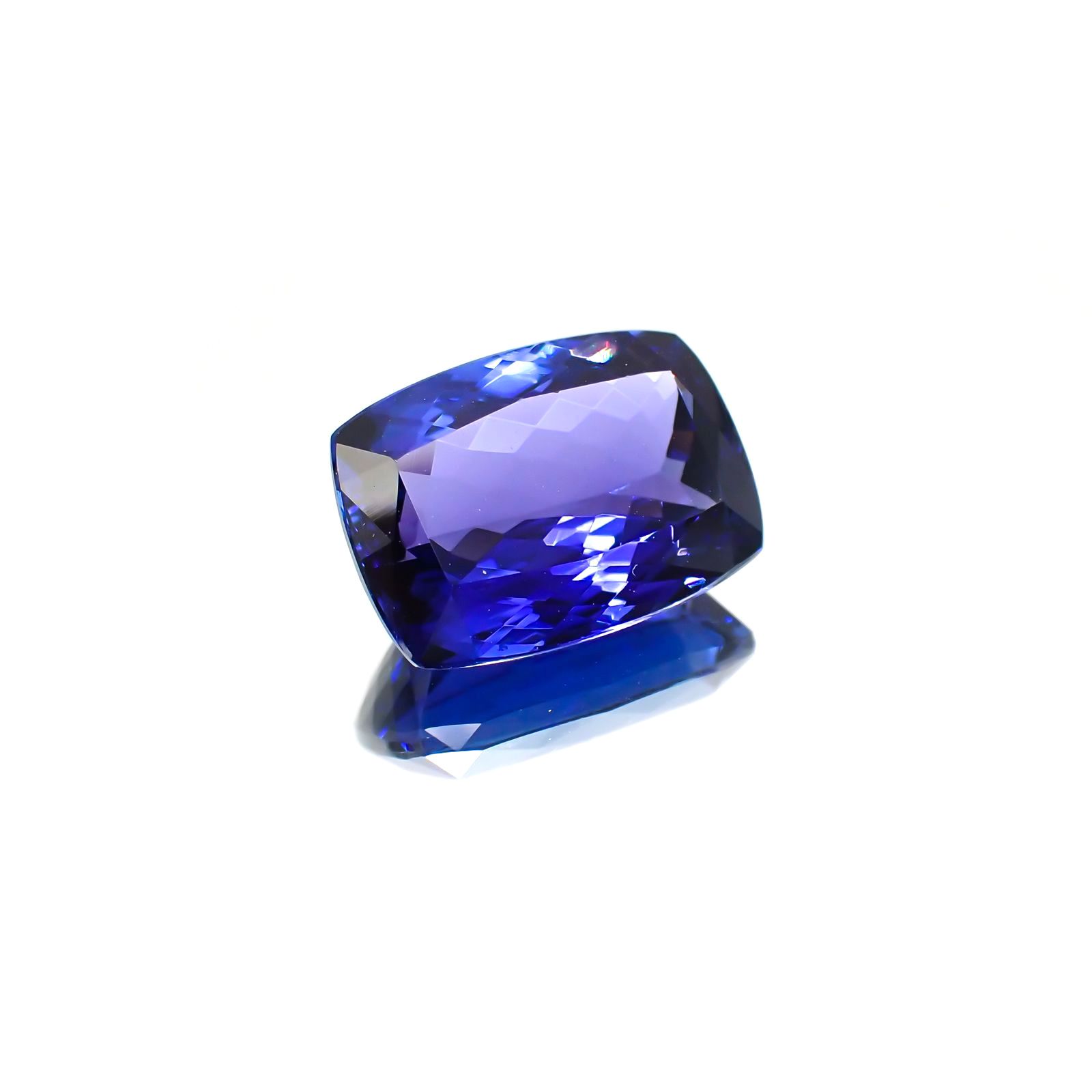 タンザナイト(宝石名タンザナイト) タンザニア産 5.755ct ソ付(彩珠)[210310319]12.6×9.1mm前後