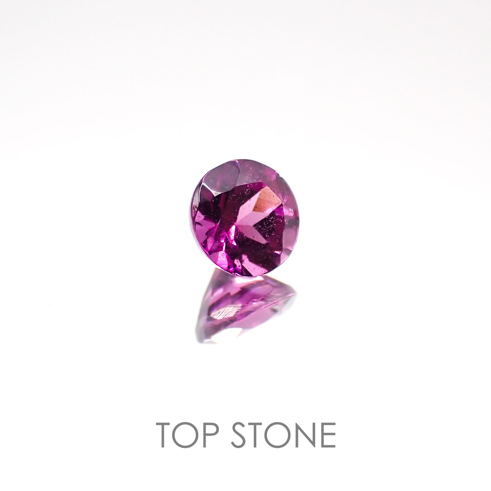 マラヤガーネット タンザニア産 ルース 0.36ct[20117595]4.1×4mm前後
