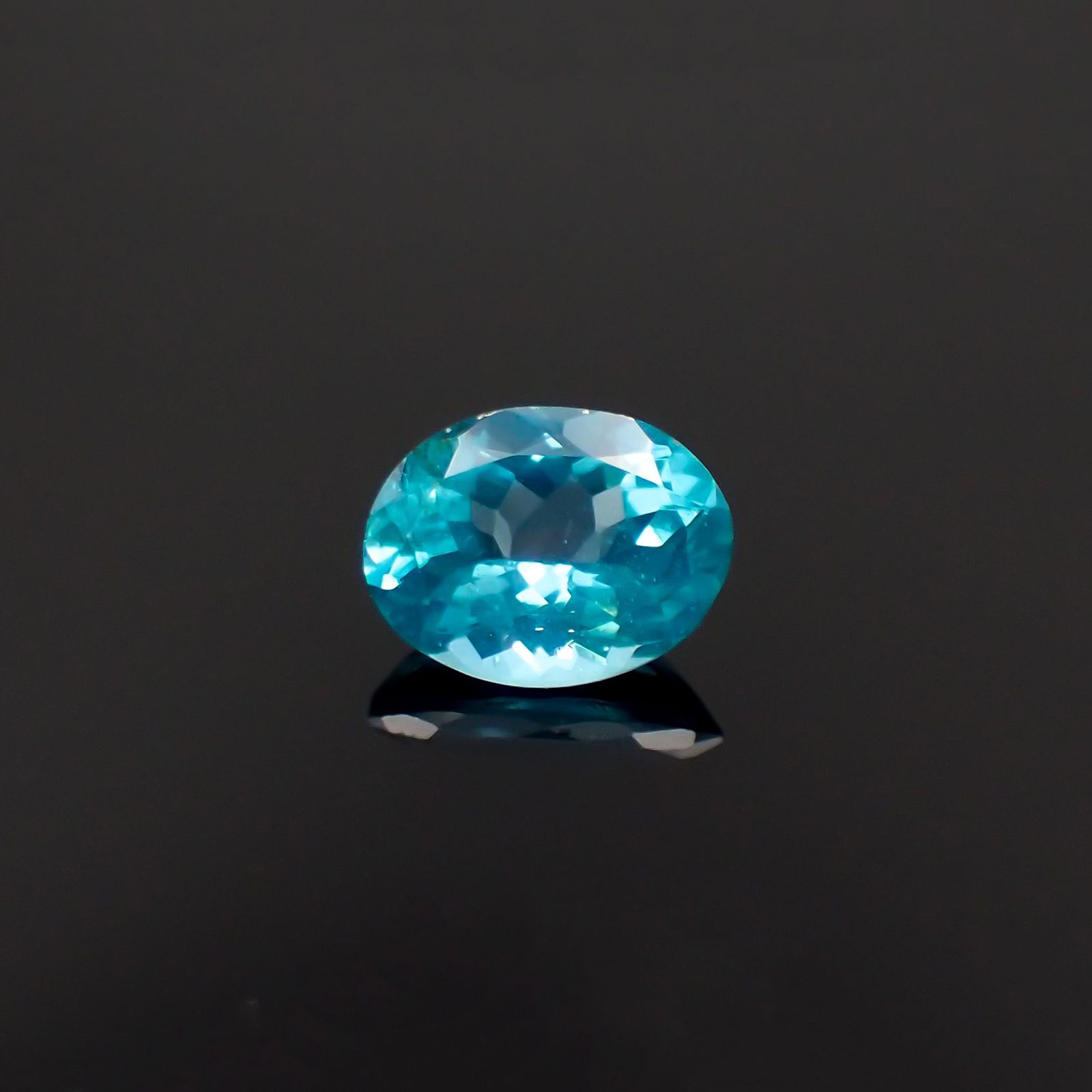 アパタイト(宝石名アパタイト)ブラジル産 1.76ct 識別済[230120113]9x7mm前後