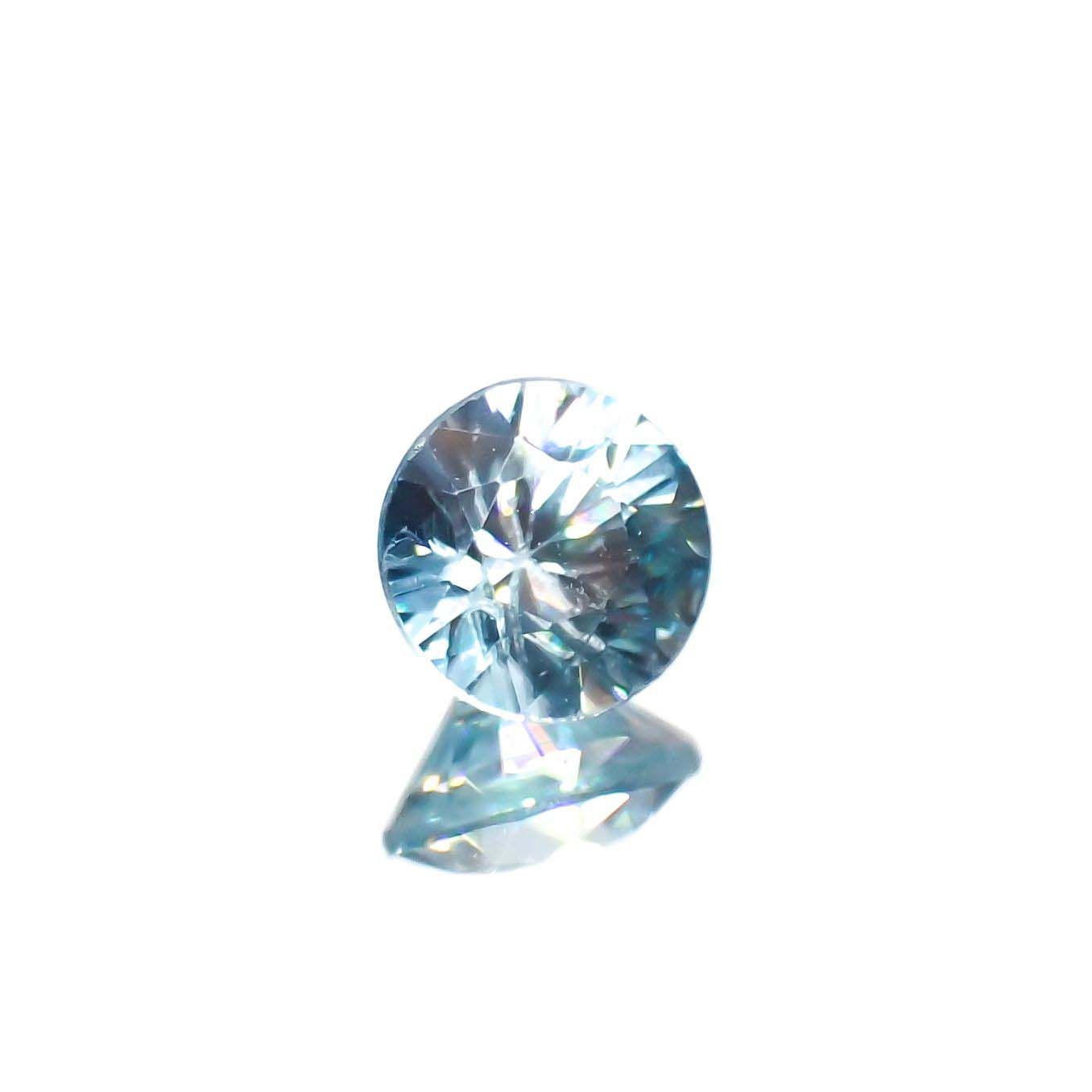 アイスブルージルコン カンボジア産 0.71ct[221018648]4.9x4.9mm前後