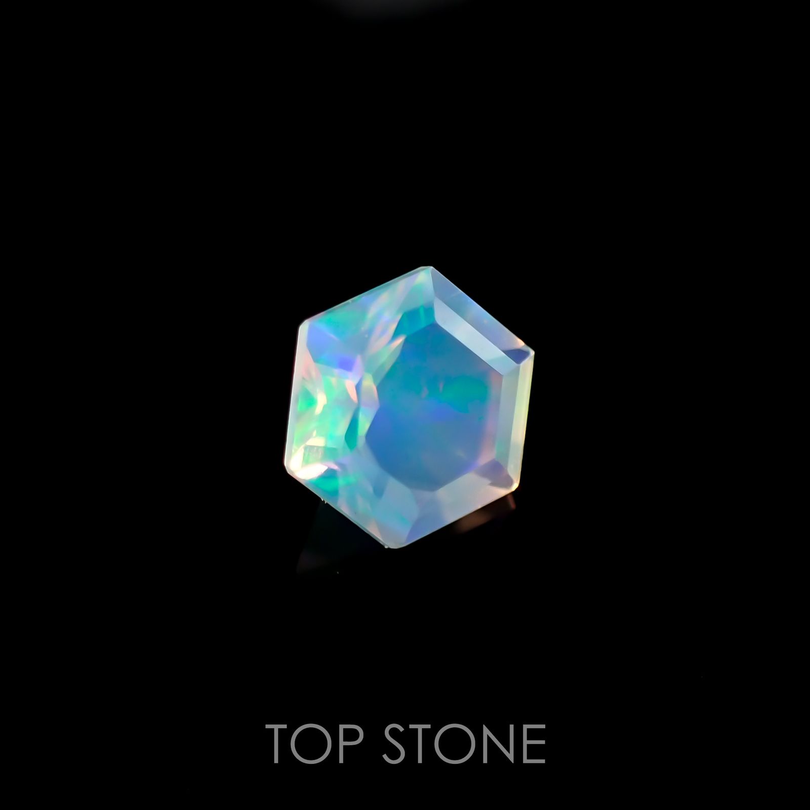 ◇ヘキサゴンカット◇エチオピアオパール エチオピア産 ルース 0.45ct[210611034]5.4×5.4mm前後