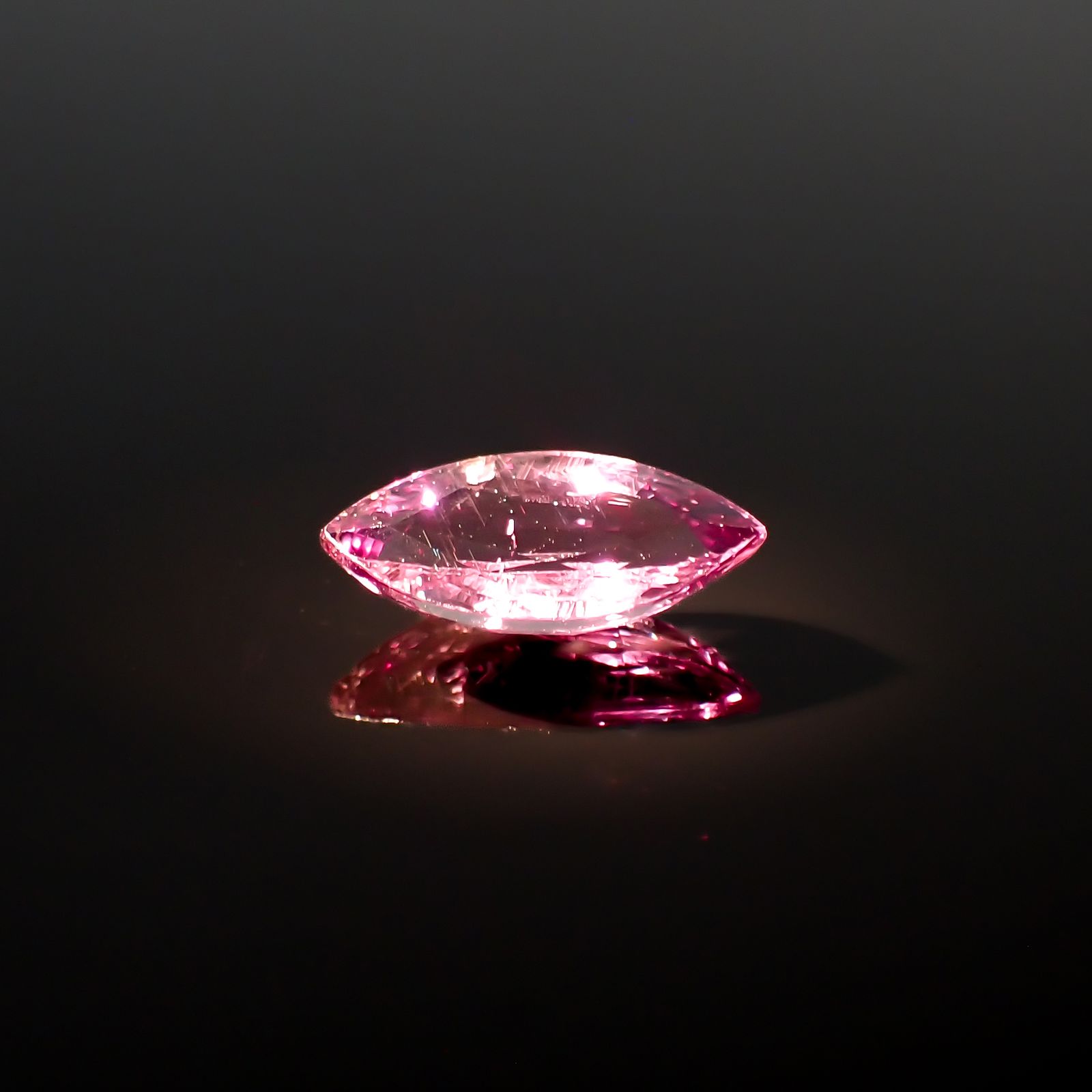 ベキリーブルーガーネット（カラーチェンジガーネット アレキタイプ）(宝石名ガーネット)マダガスカル・ベキリー産 1.25ct 識別済[231224533]10.3x5.2mm前後