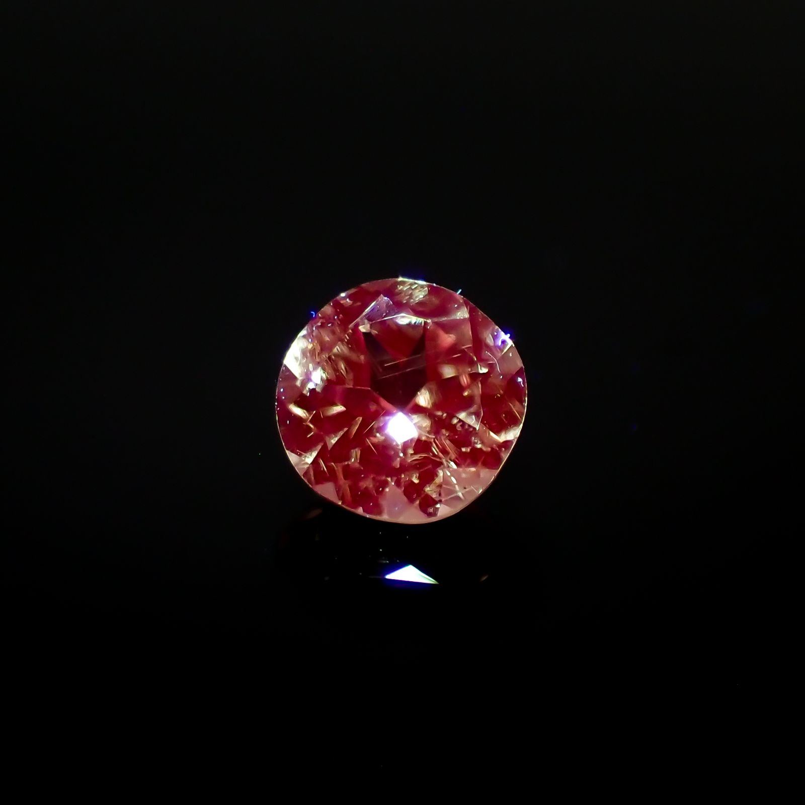 ドラゴンガーネット タンザニア産 0.19ct[230421439]3.2x3.2mm前後