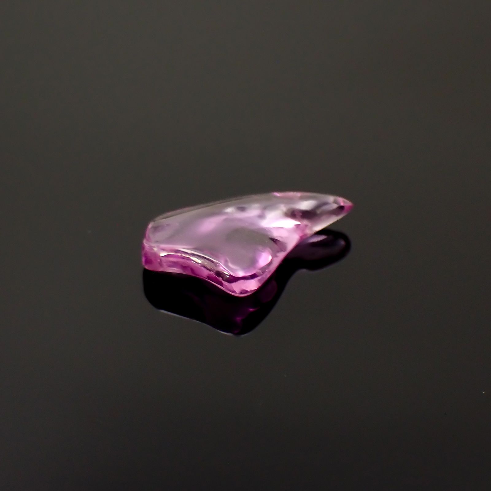 ◇フリーフォーム◇パープルピンクサファイア 非加熱 マダガスカル産 1.68ct[230722662]11.7x7mm前後