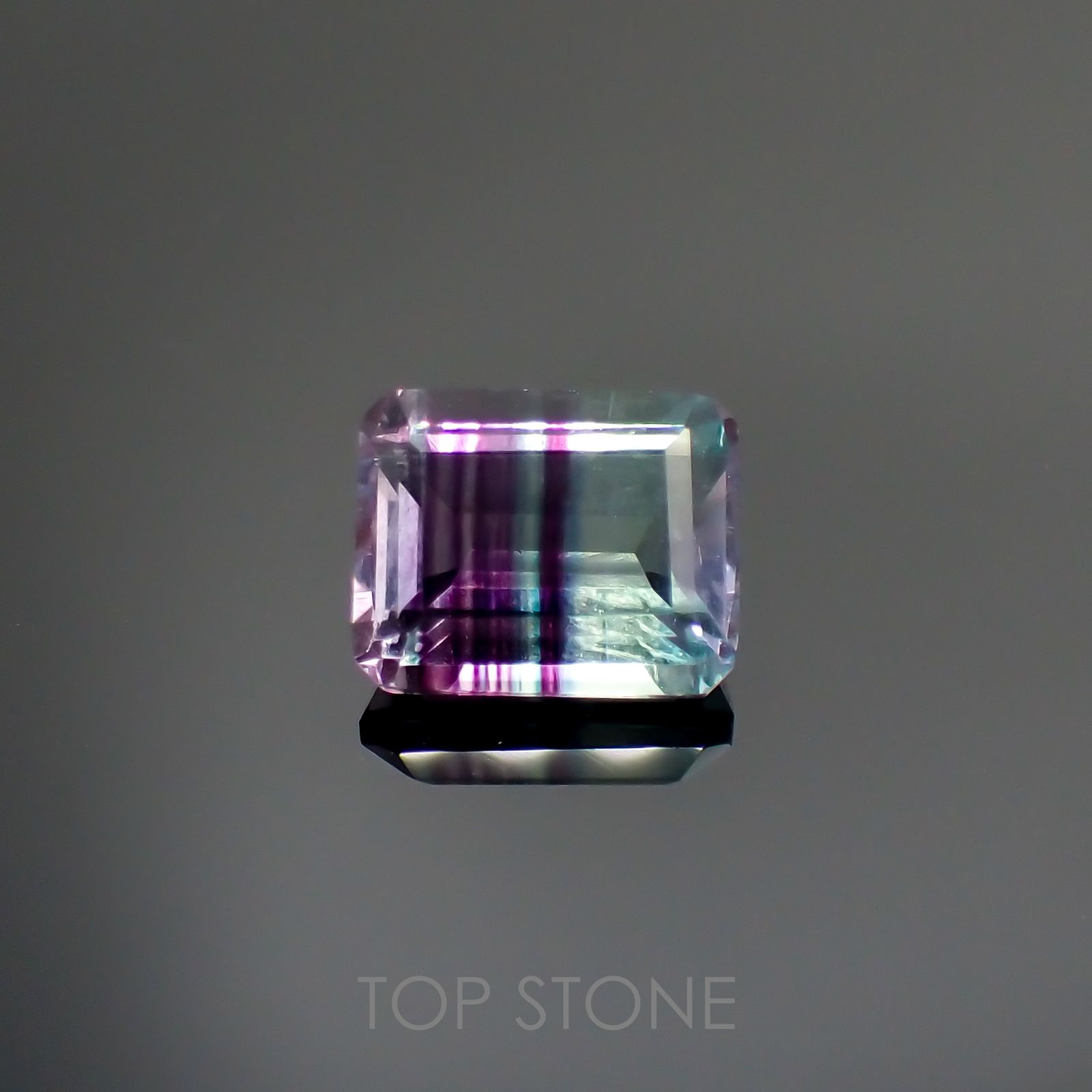 バイカラーフローライト ブラジル産 ルース 4.36ct[210913209]10.1×8mm前後