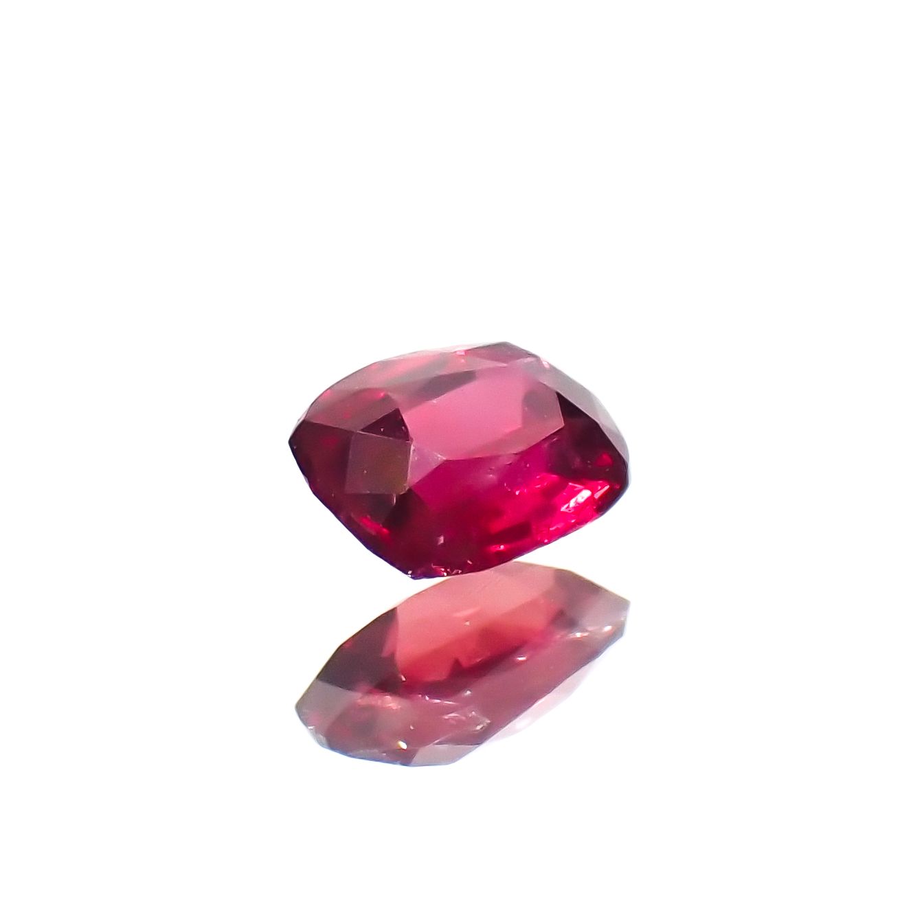 ルビー 非加熱 マダガスカル産 0.25ct[230622343]4.2x3.1mm前後