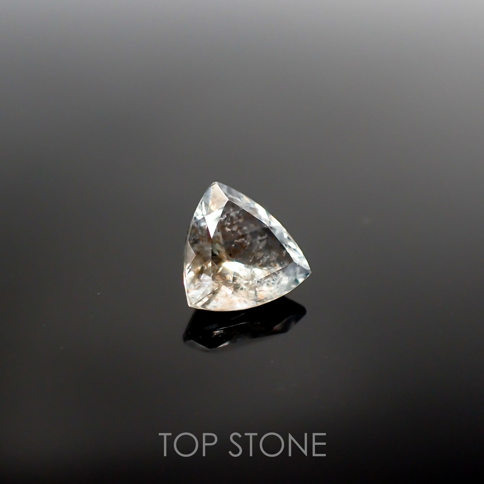 アベンチュリンアクアマリン(宝石名アクアマリン) ナイジェリア産 2.07ct 識別済[210712986]8.9×9.1mm前後