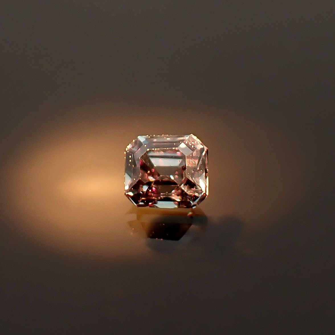 ベキリーブルーガーネット（カラーチェンジガーネット アレキタイプ） マダガスカル・ベキリー産 0.11ct / 2.6x2.3mm前後 [260732460]
