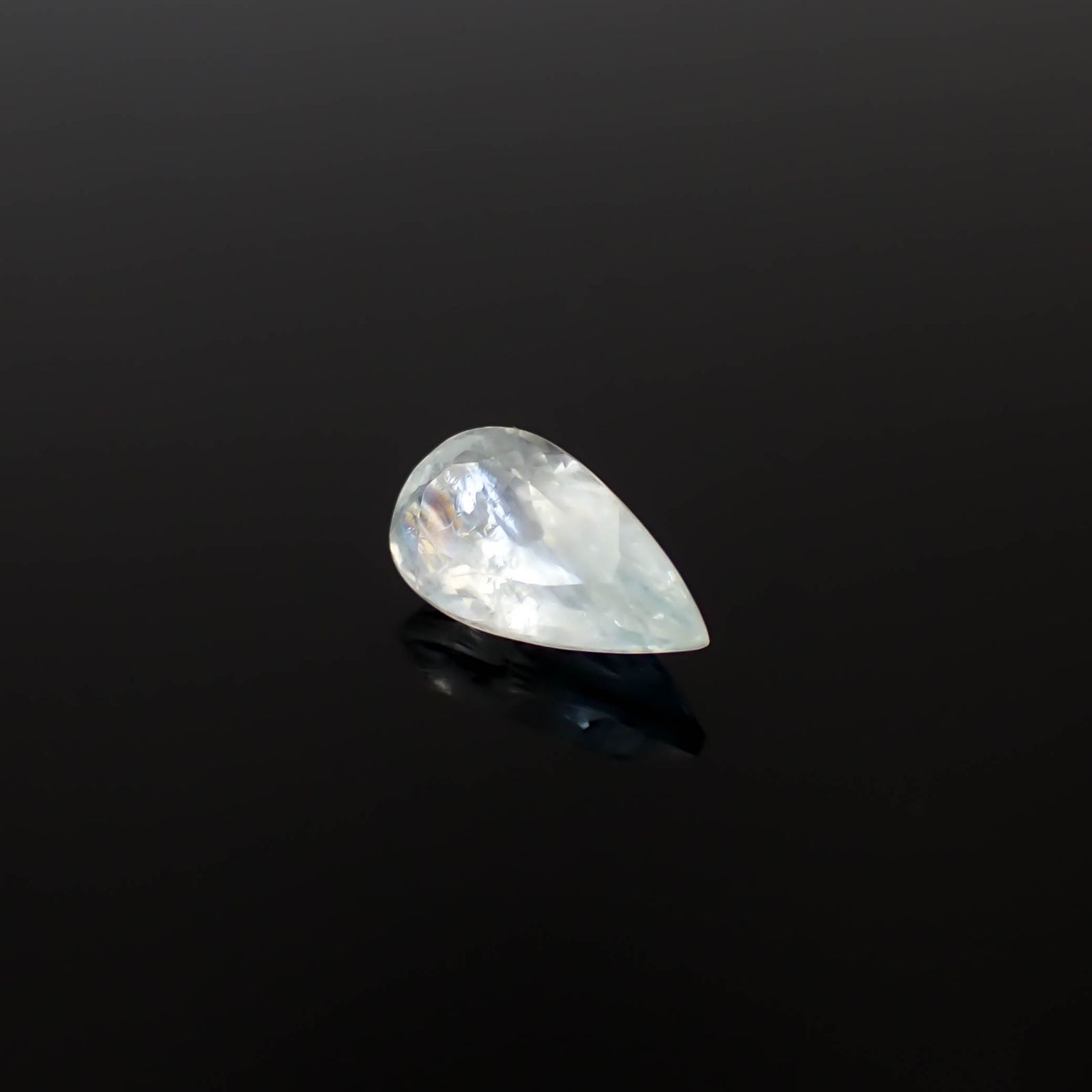 レインボーアクアマリン ブラジル産 2.18ct [250330145]12.5x6.5mm前後