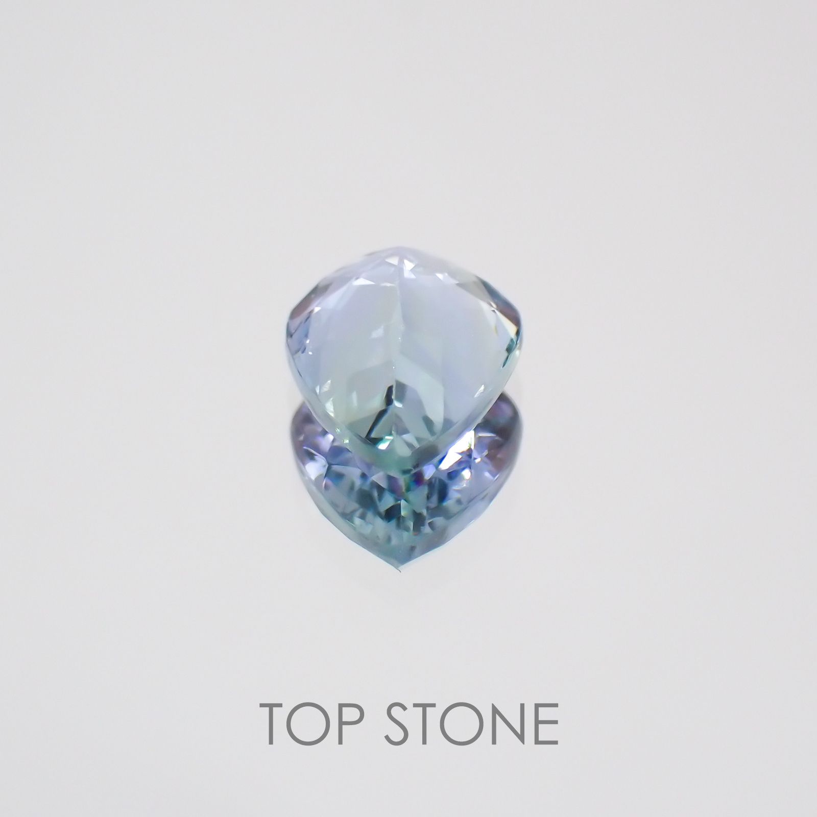 パーティーカラータンザナイト タンザニア産 ルース 0.68ct[210310097]7.2×5mm前後