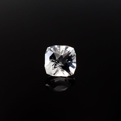 ◇カスタムカット◇日本水晶 宮崎県上八重産 1.75ct / 7.2x7.1mm前後 [260632420]
