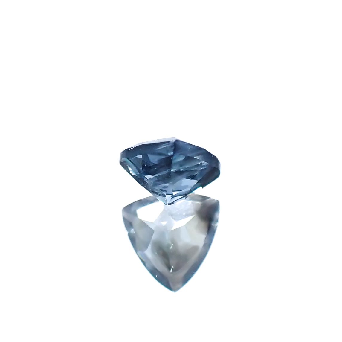 アベンチュリンアクアマリン ブラジル・ミナスジェライス州産 0.19ct[240225998]3.9x3.9mm前後