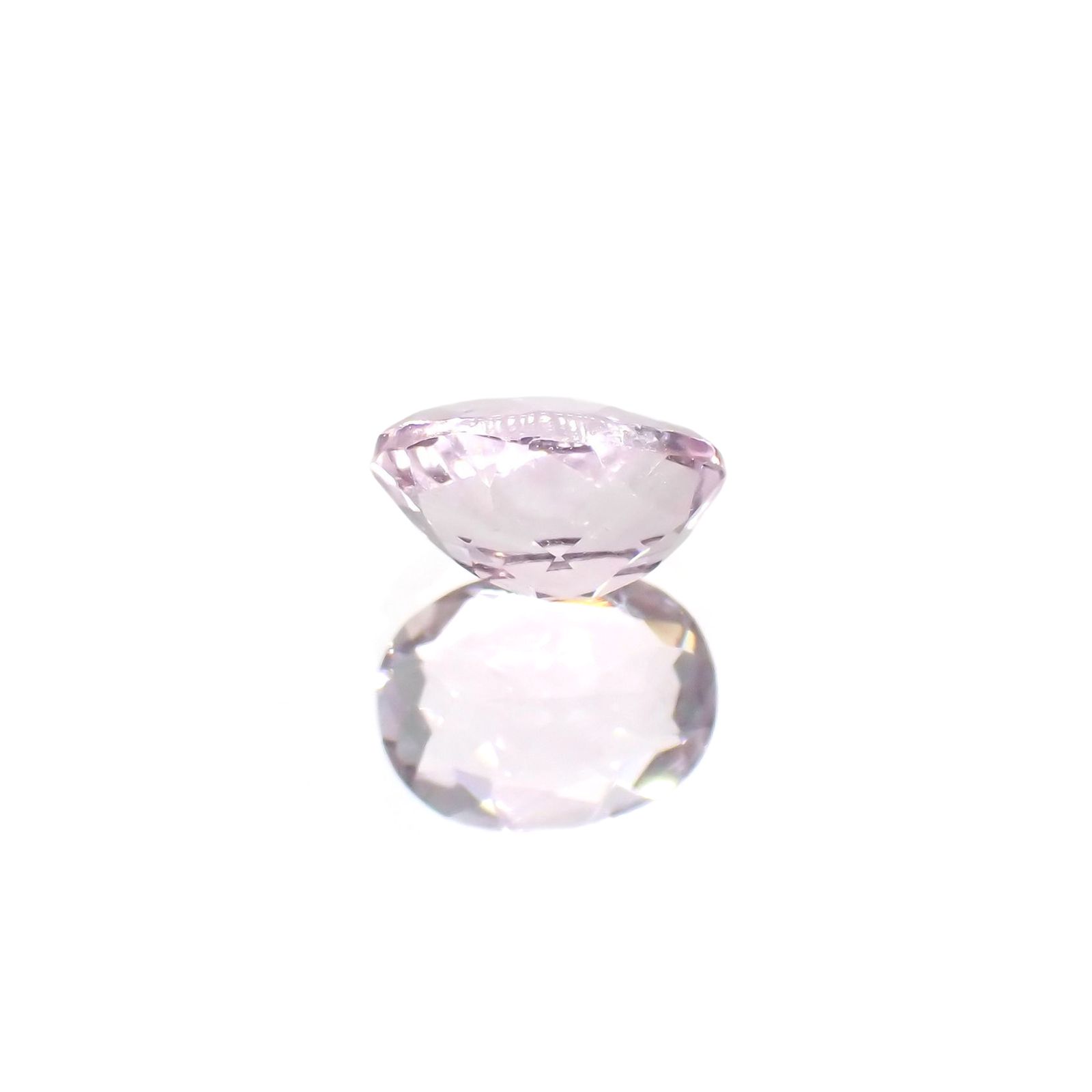 ピンクフローライト(宝石名フルオライト)ブラジル産 識別済 1.60ct / 8.1x6.2mm前後 [220115127]