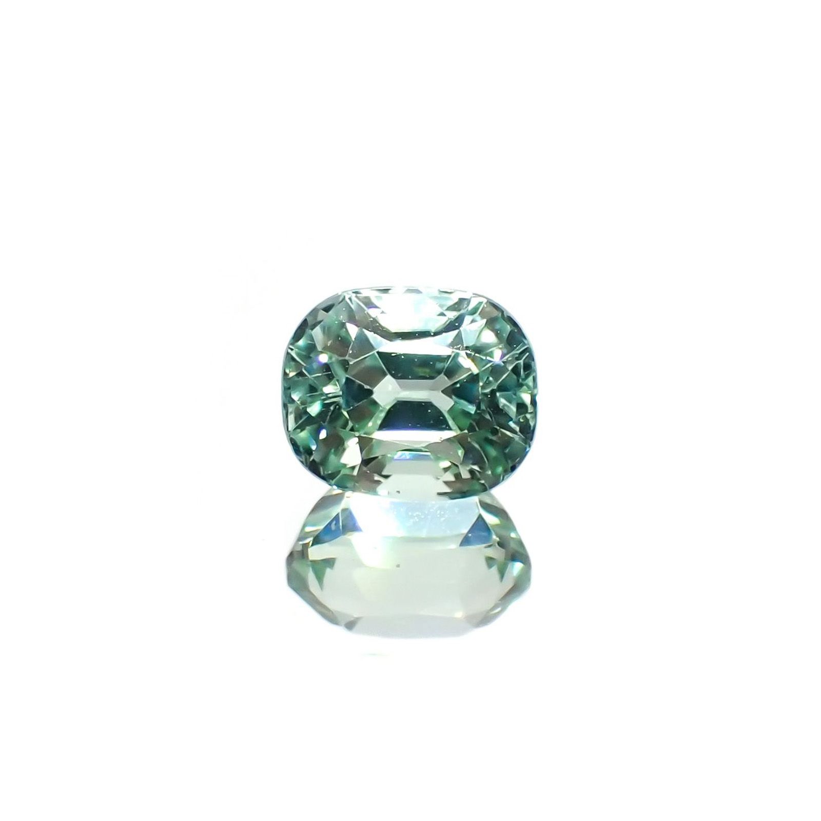 ブルーグリーントルマリン(宝石名トルマリン)アフガニスタン産 識別済 0.98ct / 6.1x5mm前後 [221018341]