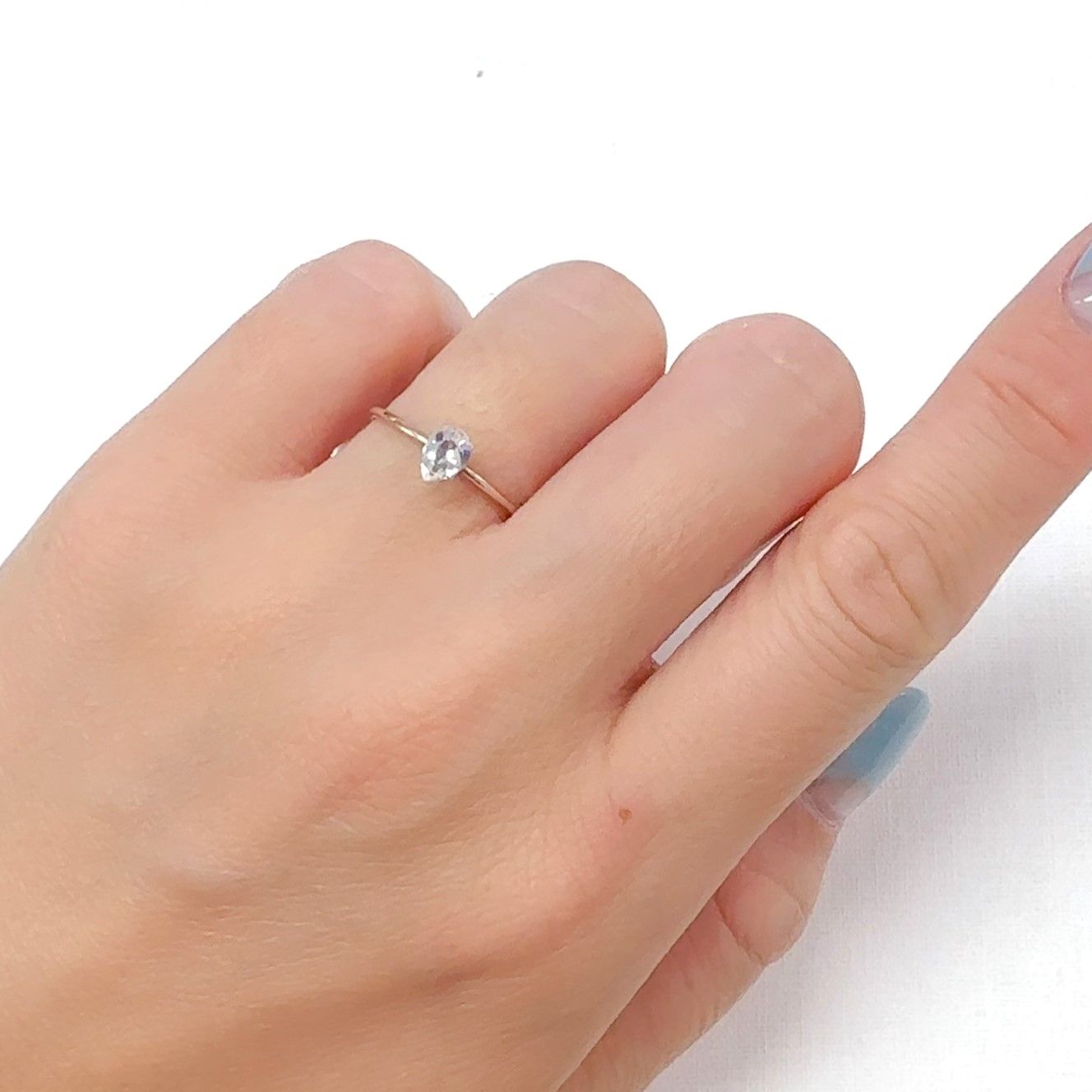 レインボームーンストーン ザンビア産 0.31ct[240828618]5.5x4mm前後