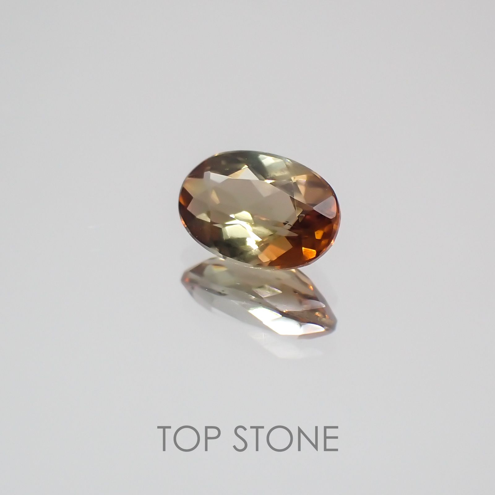 バイカラーアンダリュサイト スリランカ産 ルース 0.43ct[21059874]5.9×4.1mm前後
