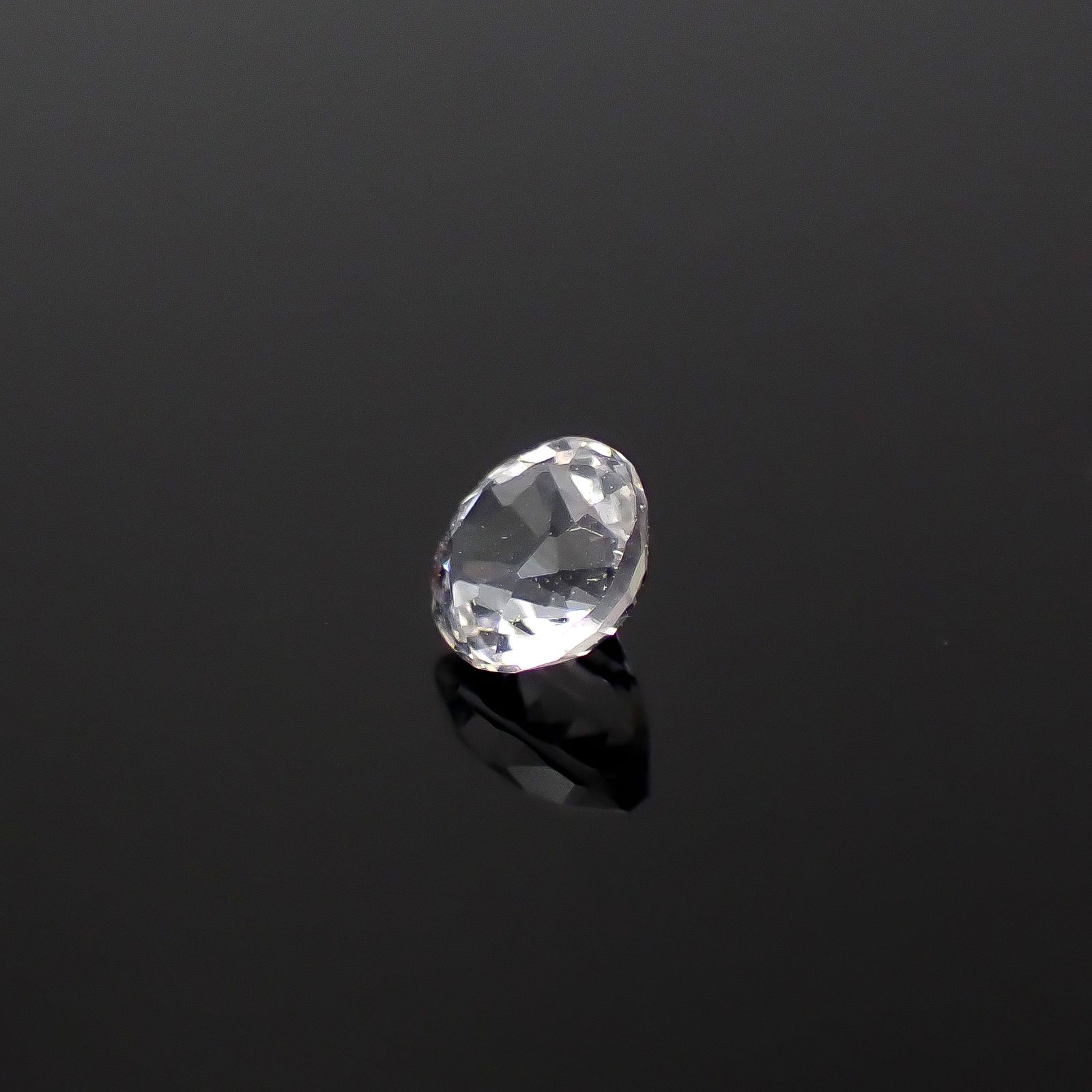 テネブレッセンススキャポライト アフガニスタン産 0.14ct / 3.3x3.3mm前後 [260432046]