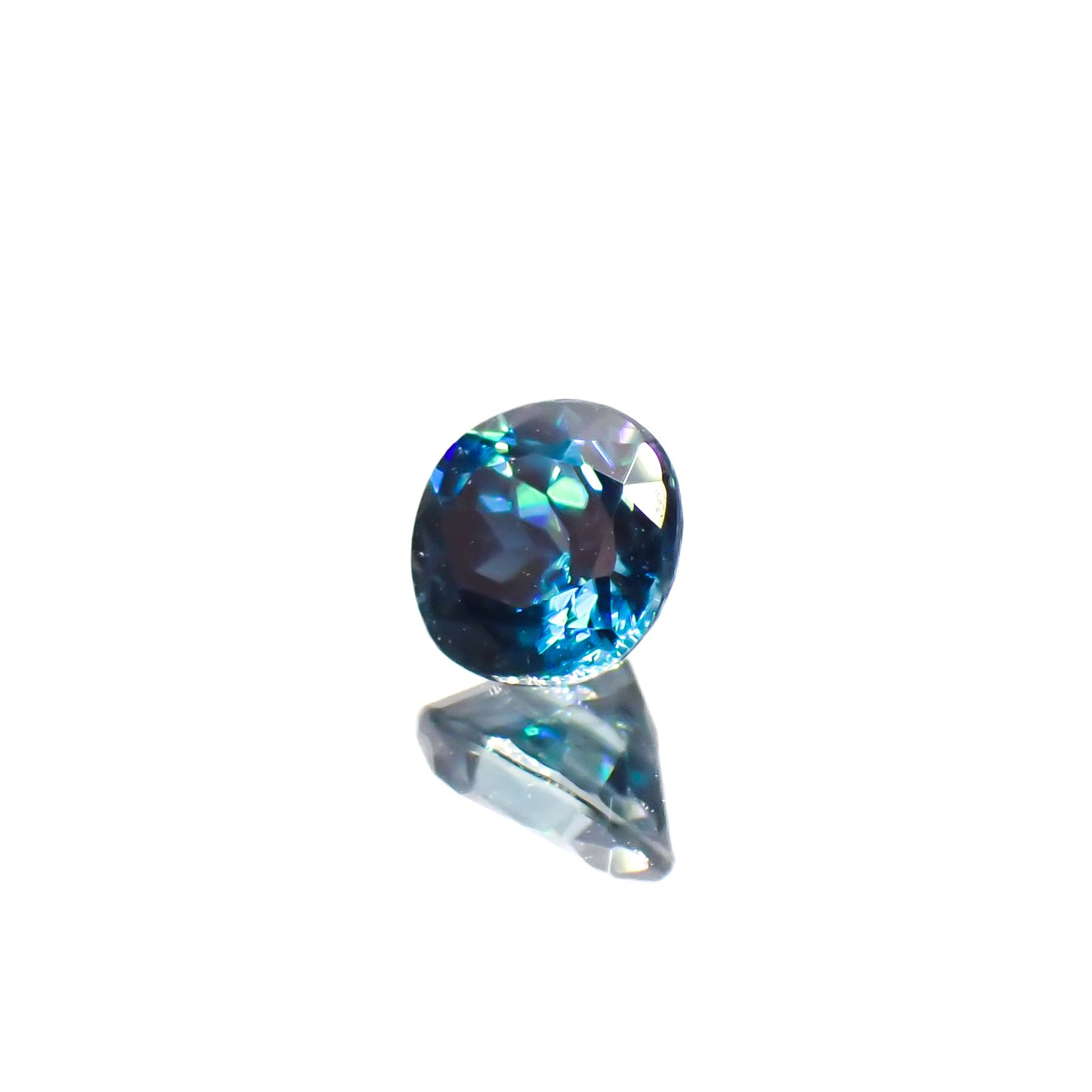 ラタナキリブルージルコン カンボジア産 0.69ct[240728491]4.8x4.5mm前後
