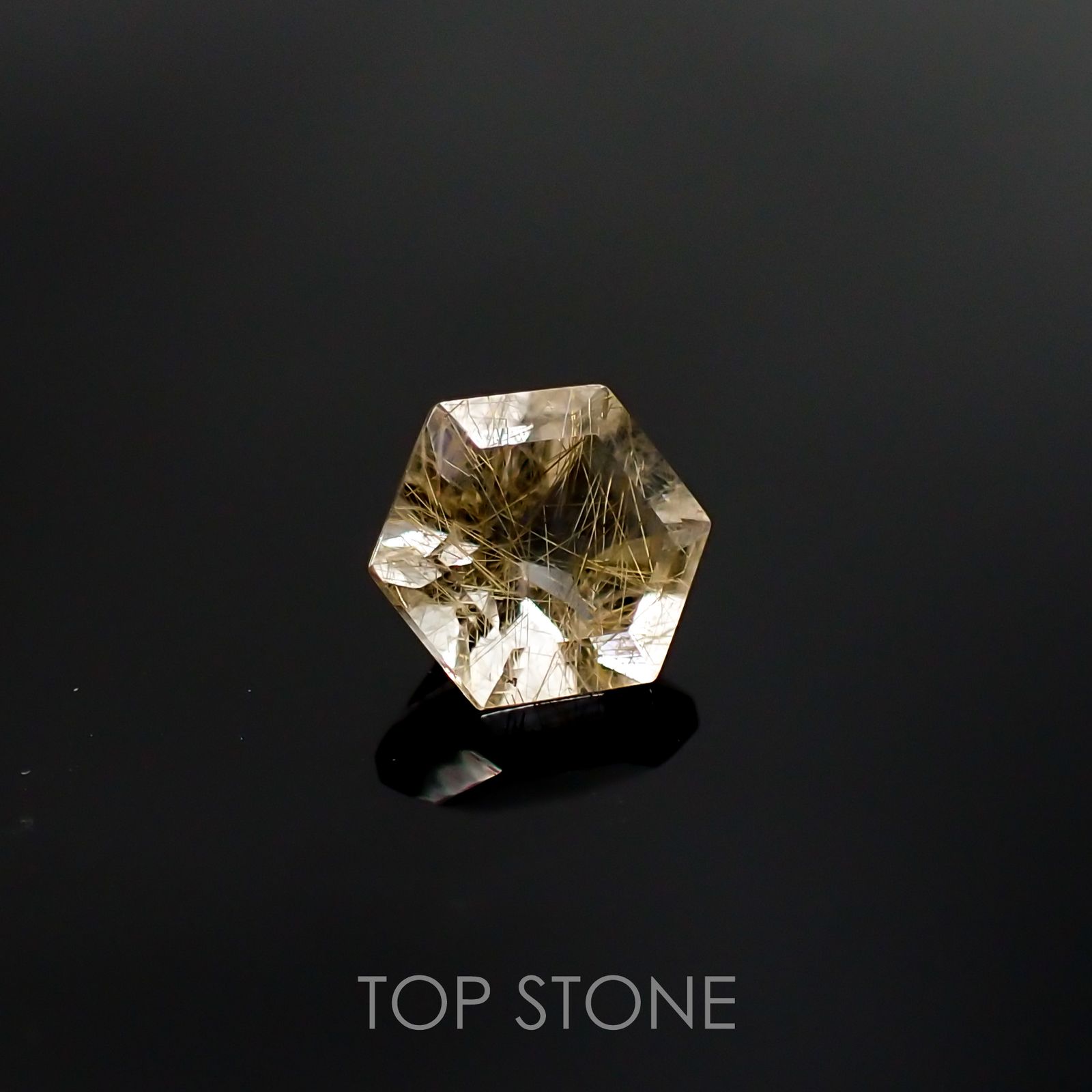◇ヘキサゴンカット◇ルチルクォーツSA(宝石名ルチルレイテッド・クォーツ) ブラジル産 0.93ct 識別済[210511014]6×6mm前後