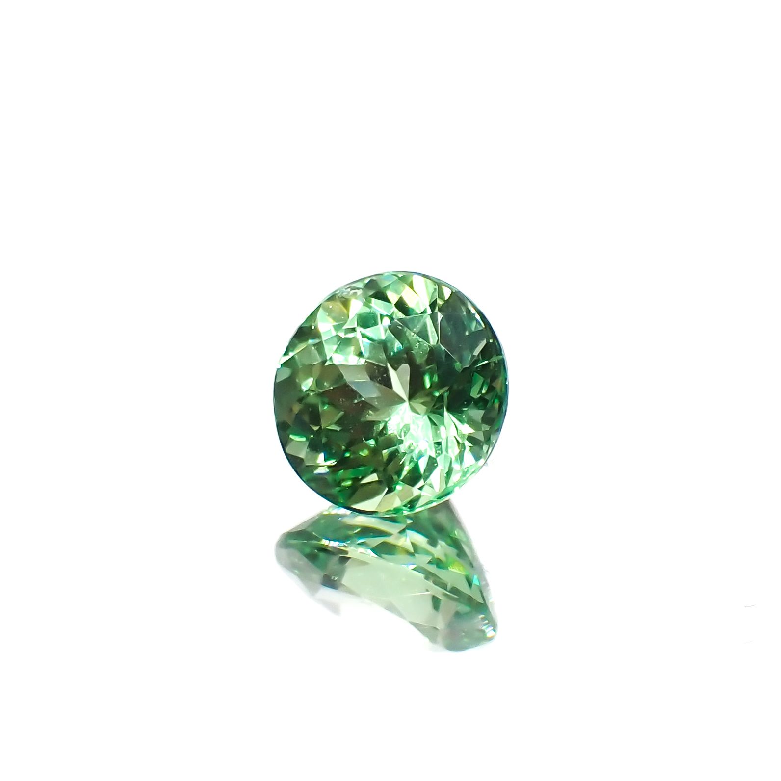ツァボライト タンザニア産 0.93ct[231023565]5.9x5.9mm前後