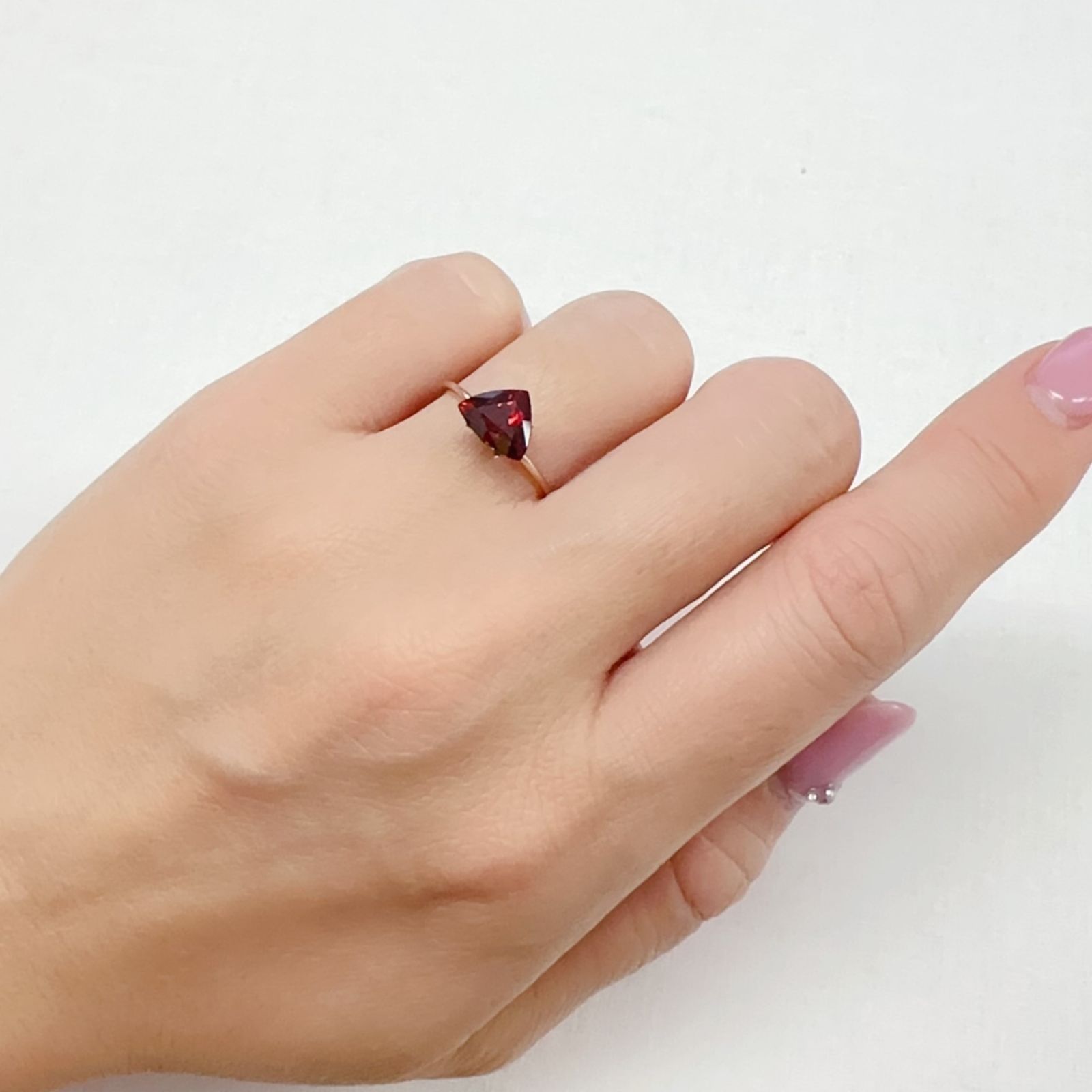 スペサルティンアルマンディンガーネット(宝石名スペサルティン アルマンディン・ガーネット)マダガスカル産 2.13ct 識別済[231023851]8.5x6.8mm前後