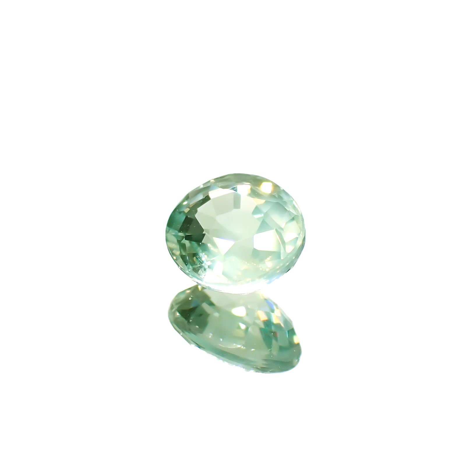 シルキーアレキサンドライト タンザニア産 0.79ct [241129511]5.9x5.1mm前後