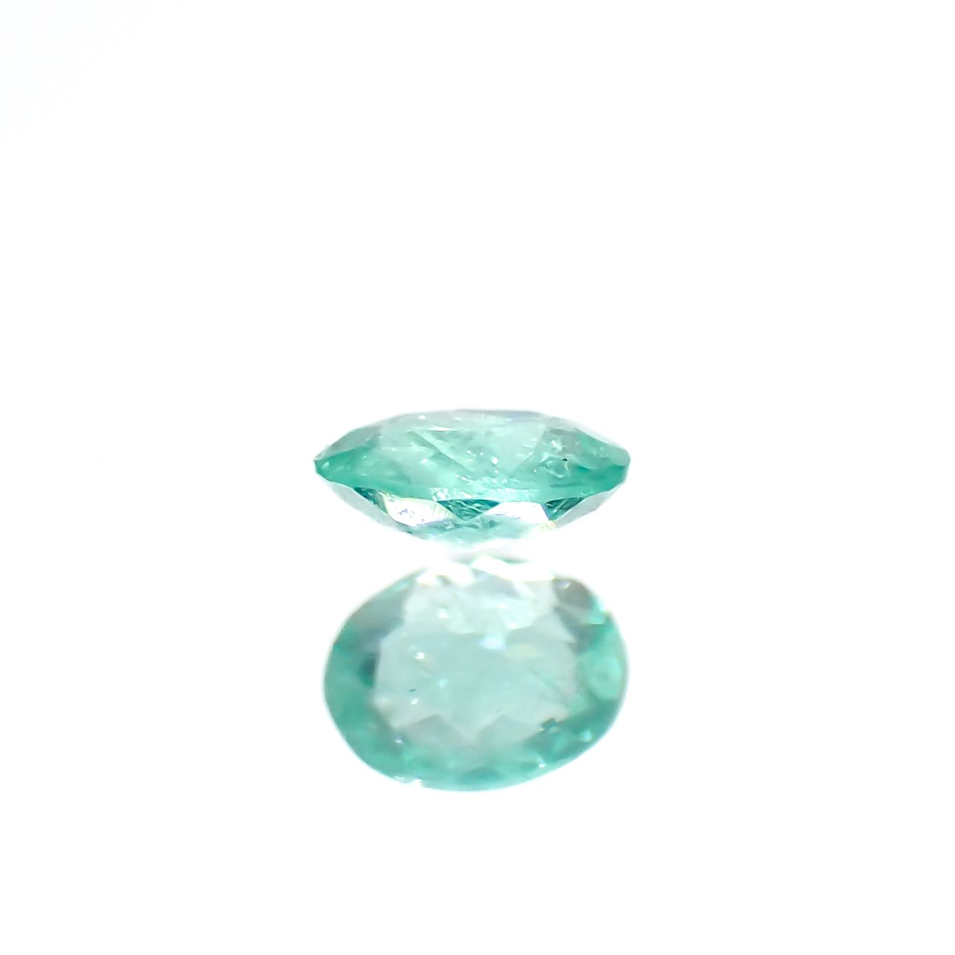 パライバトルマリン(宝石名トルマリン/別名パライバ・トルマリン)ブラジル・パライバ州バターリャ鉱山産 0.078ct 識別済[240125584]3.2x2.7mm前後